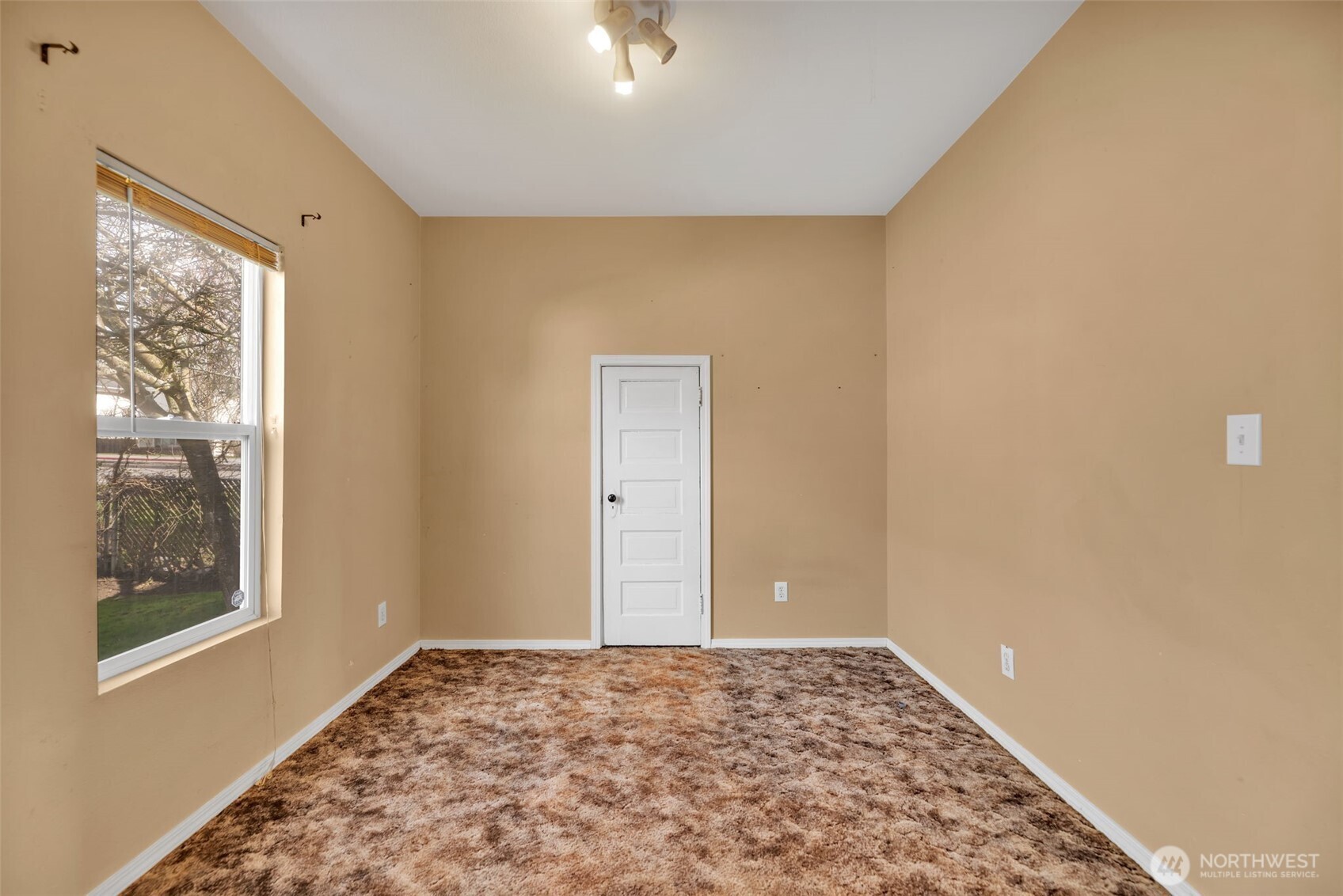 1332 East Marine View Drive Everett, WA 98201 - Photo 5 of 26 a view of an empty room and window