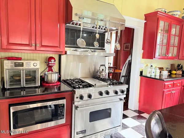 $649,900 | 521 Holland Avenue, Philadelphia, MS 39350