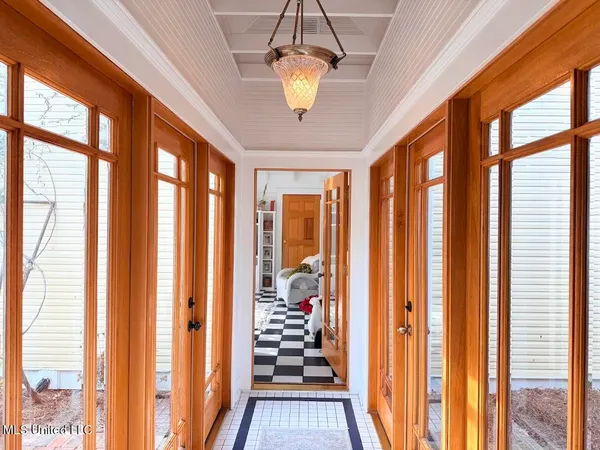 $649,900 | 521 Holland Avenue, Philadelphia, MS 39350