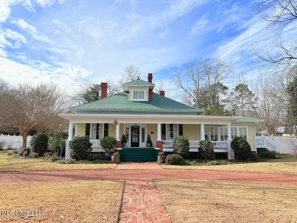 $649,900 | 521 Holland Avenue, Philadelphia, MS 39350