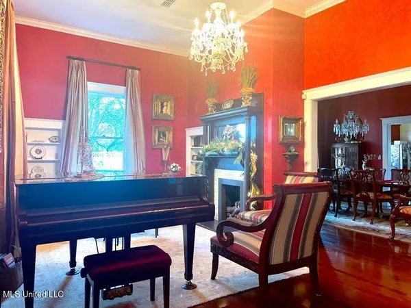 $649,900 | 521 Holland Avenue, Philadelphia, MS 39350