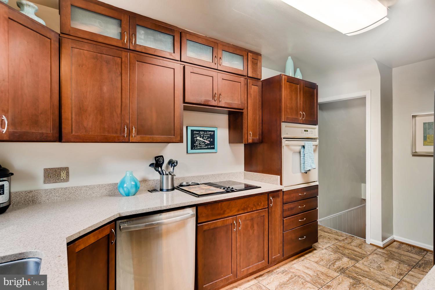 6803 Barnett Road Baltimore, MD 21239 - Photo 10 of 28 SELLER LOVES TO COOK AND LOVES HER KITCHEN