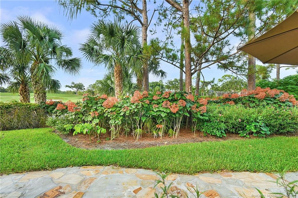 2109 Southeast Talbot Place Stuart, FL 34997 - Photo 42 of 59 Side yard landscaping