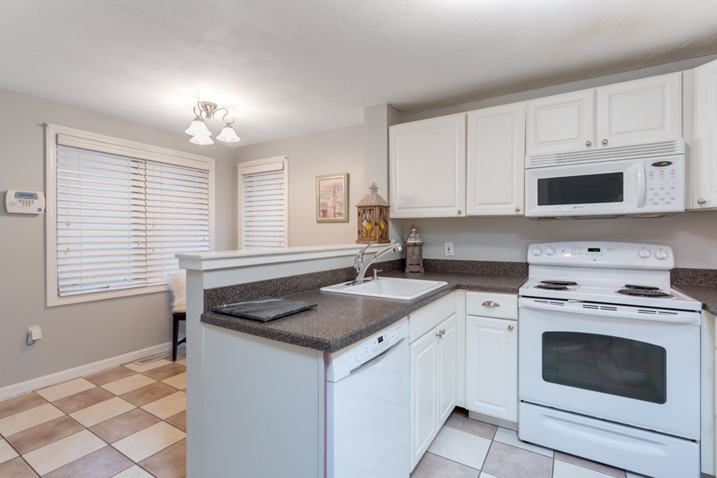 94 Stone Ridge Road, Unit 94 Franklin, MA 02038 - Photo 15 of 40 Gallery Image 15