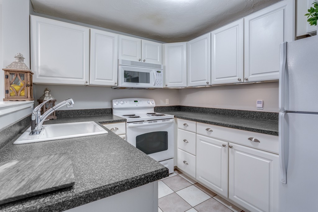 94 Stone Ridge Road, Unit 94 Franklin, MA 02038 - Photo 16 of 40 Gallery Image 16