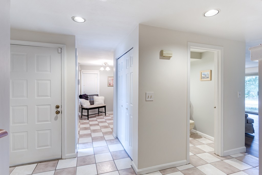 94 Stone Ridge Road, Unit 94 Franklin, MA 02038 - Photo 4 of 40 Gallery Image 4