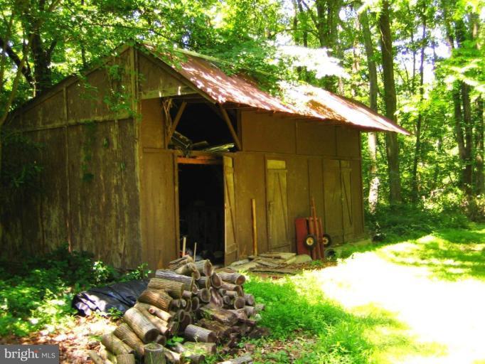 15696 Edgegrove Road Purcellville, VA 20132 - Photo 14 of 14 Barn