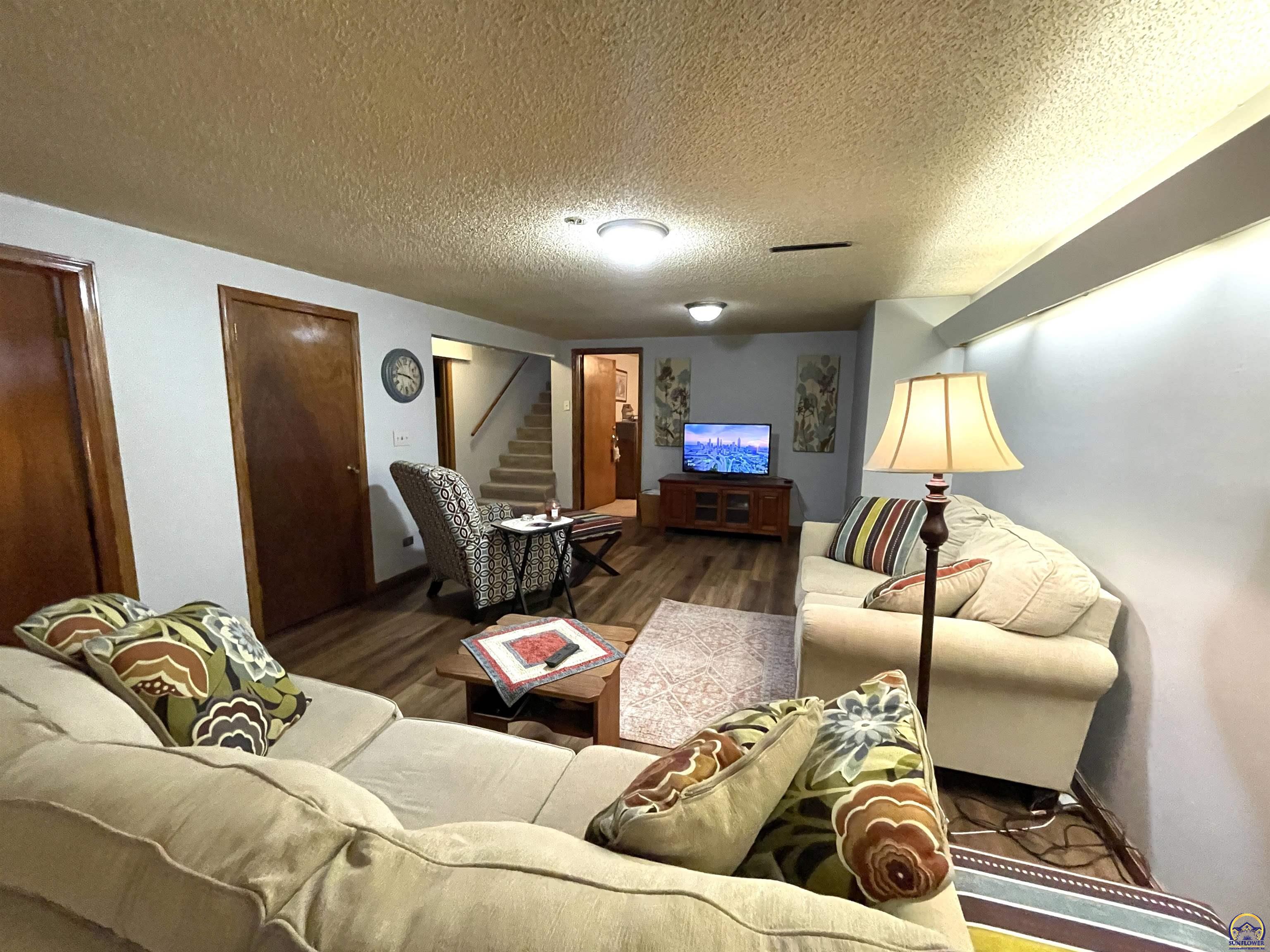 5509 Southwest 24th Street Topeka, KS 66614 - Photo 14 of 23