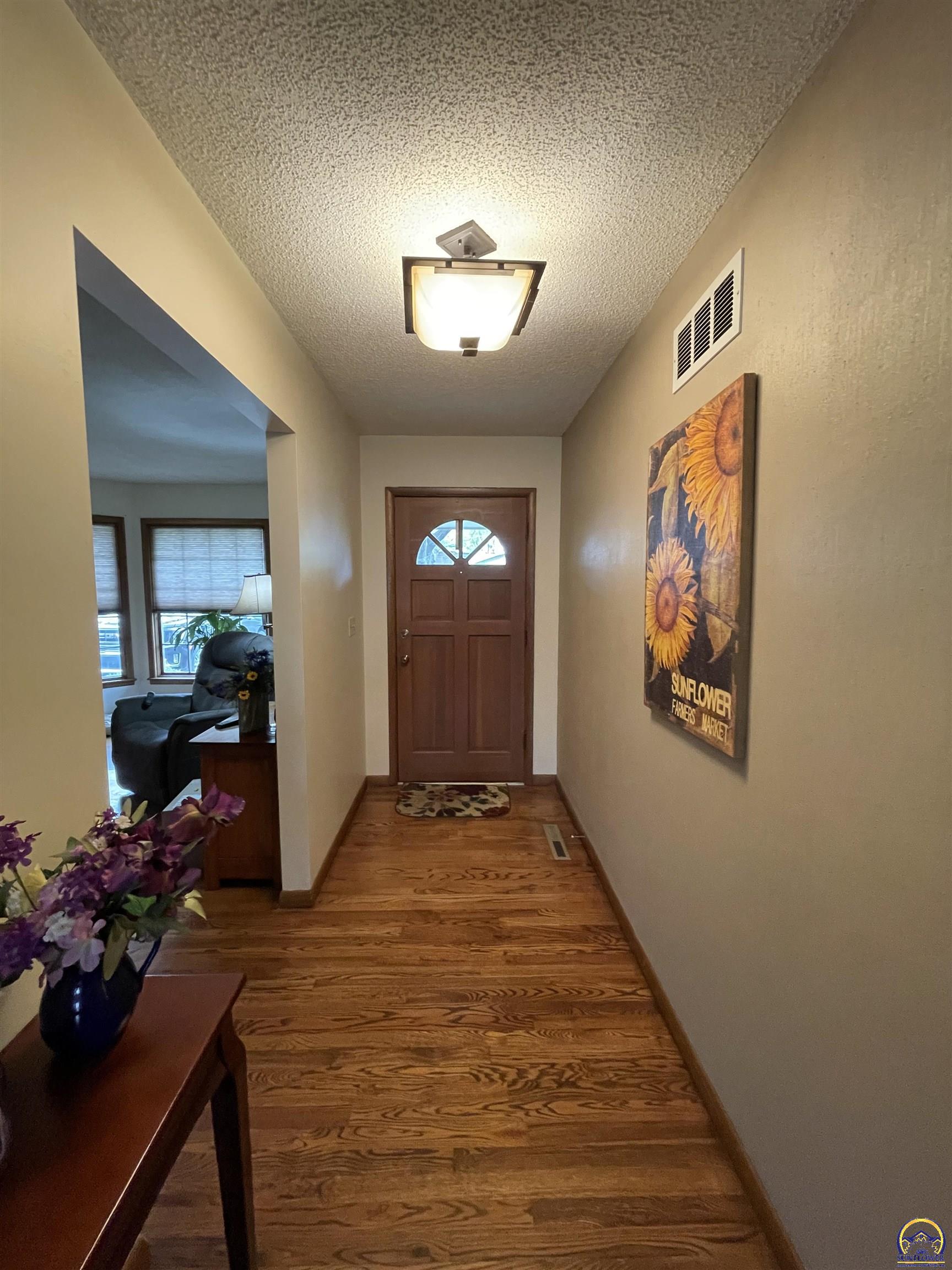 5509 Southwest 24th Street Topeka, KS 66614 - Photo 2 of 23