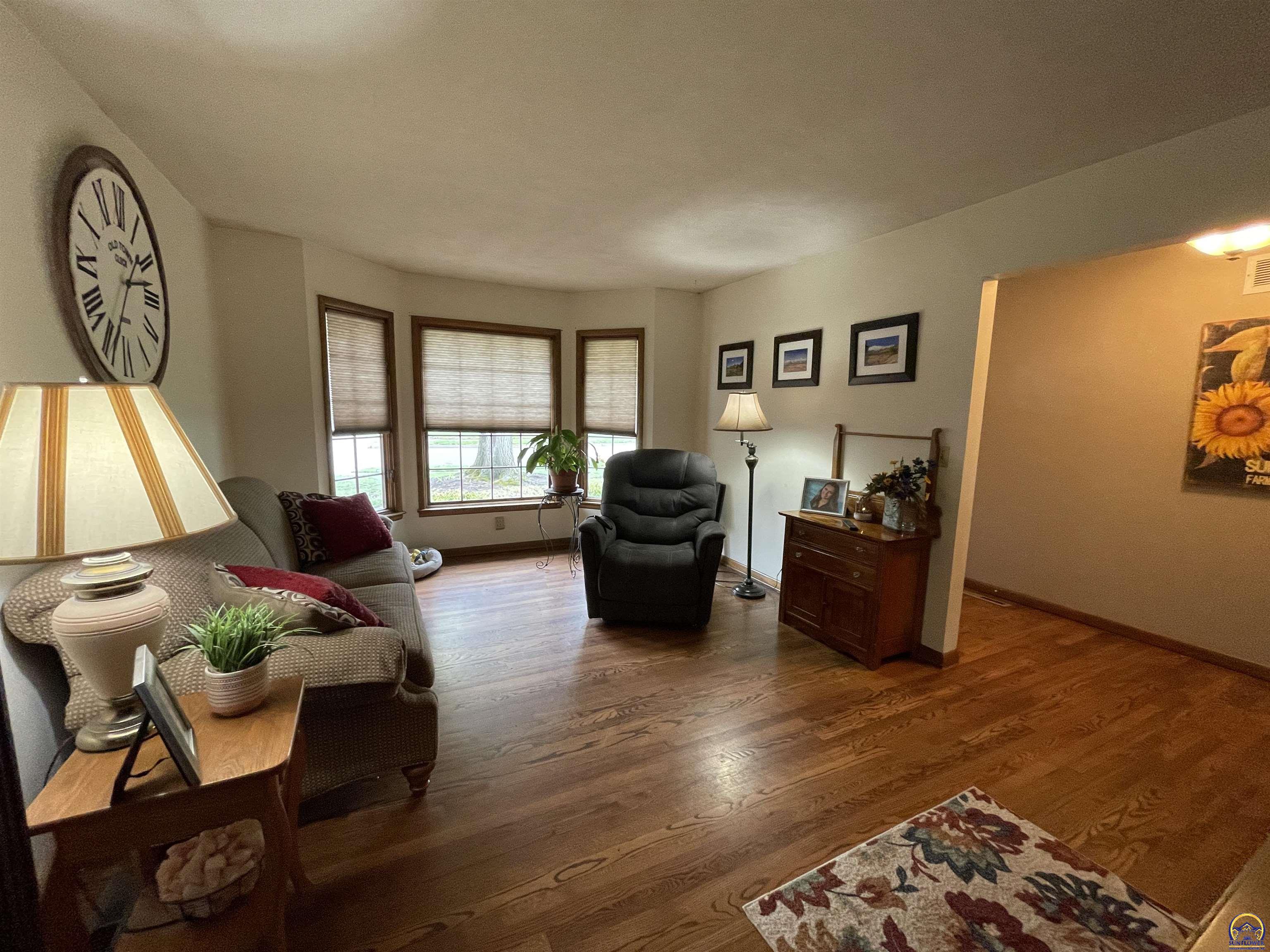 5509 Southwest 24th Street Topeka, KS 66614 - Photo 3 of 23