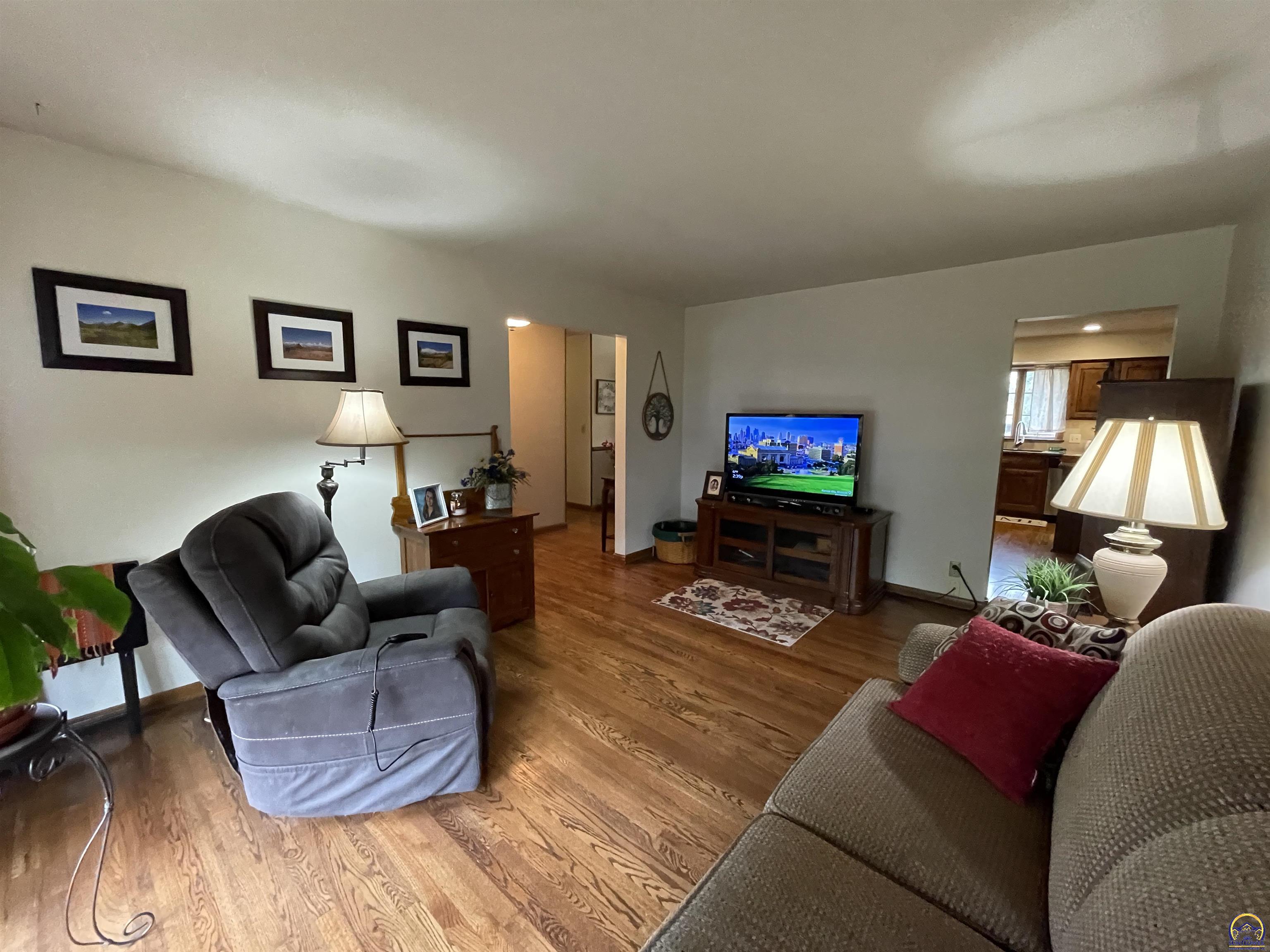 5509 Southwest 24th Street Topeka, KS 66614 - Photo 5 of 23