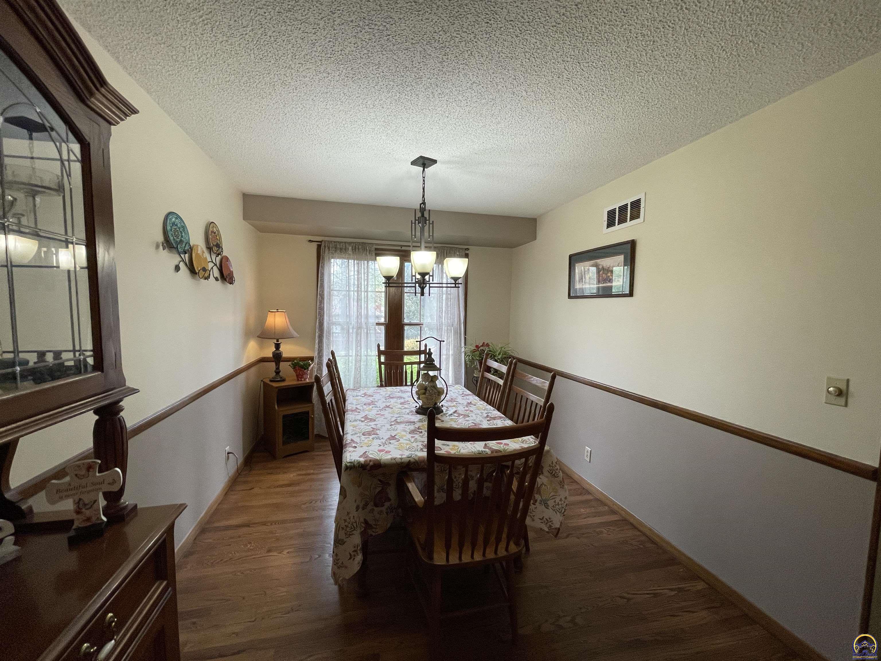 5509 Southwest 24th Street Topeka, KS 66614 - Photo 6 of 23