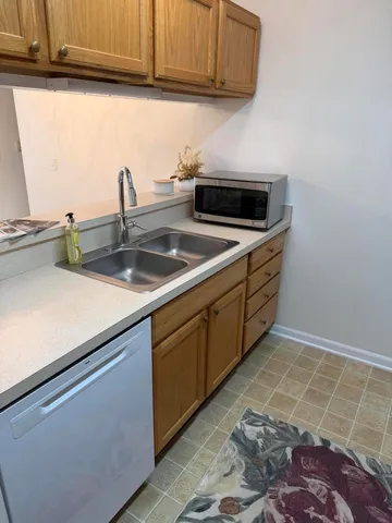 $1,900 | 1125 Joyce Lane, Ann Arbor, MI 48103