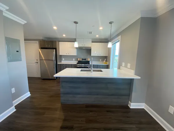 $2,750 | 918 Providence Highway, Unit 204, Dedham, MA 02026