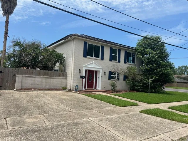 $399,000 | 200 Macque Drive, Harahan, LA 70123