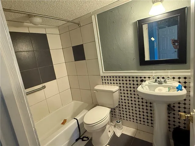 $399,000 | 200 Macque Drive, Harahan, LA 70123