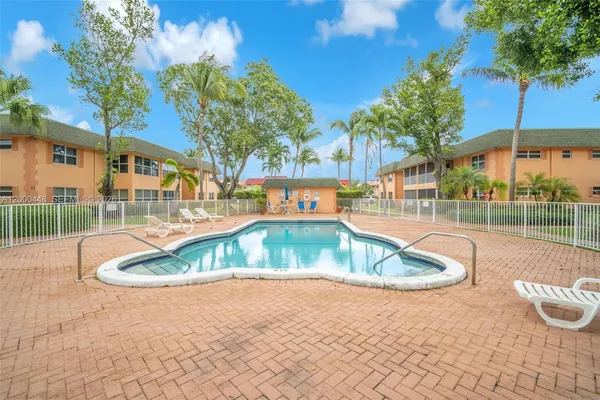 $2,200 | 770 Southeast 2nd Avenue, Unit B216, Deerfield Beach, FL 33441