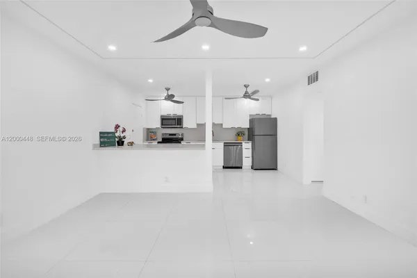 $2,200 | 770 Southeast 2nd Avenue, Unit B216, Deerfield Beach, FL 33441