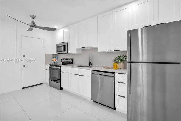 $2,200 | 770 Southeast 2nd Avenue, Unit B216, Deerfield Beach, FL 33441