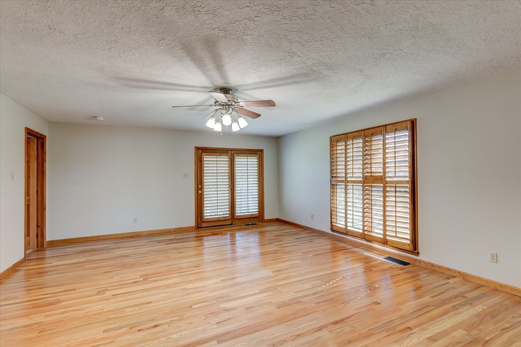 5699 Sevierville Road Seymour, TN 37865 - Photo 12 of 37 Gallery Image 12