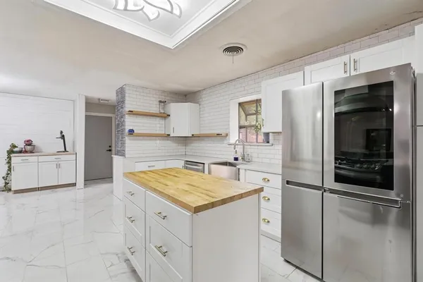 $369,900 | 2618 Woodlake Drive, Abilene, TX 79606