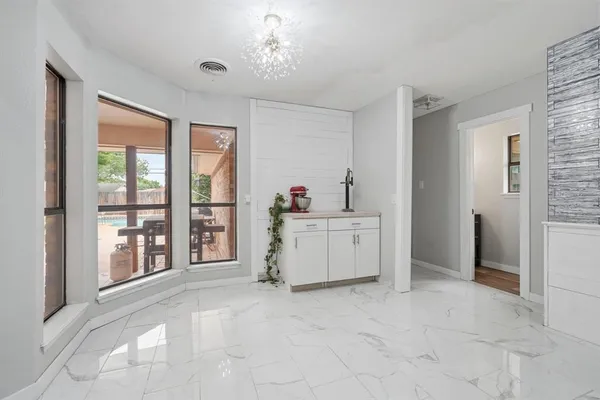 $369,900 | 2618 Woodlake Drive, Abilene, TX 79606