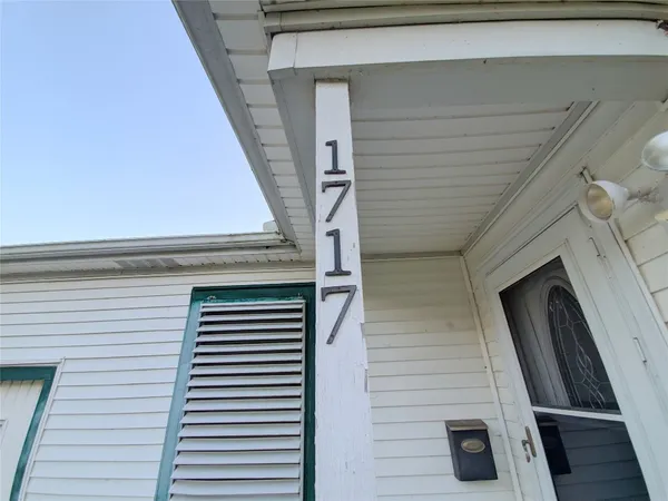 $1,275 | 1717 Hawthorne Street, La Marque, TX 77568