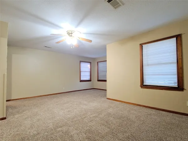 $1,275 | 1717 Hawthorne Street, La Marque, TX 77568