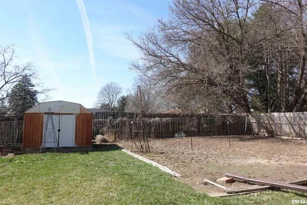 $69,000 | 440 Franklin Avenue, Galesburg, IL 61401