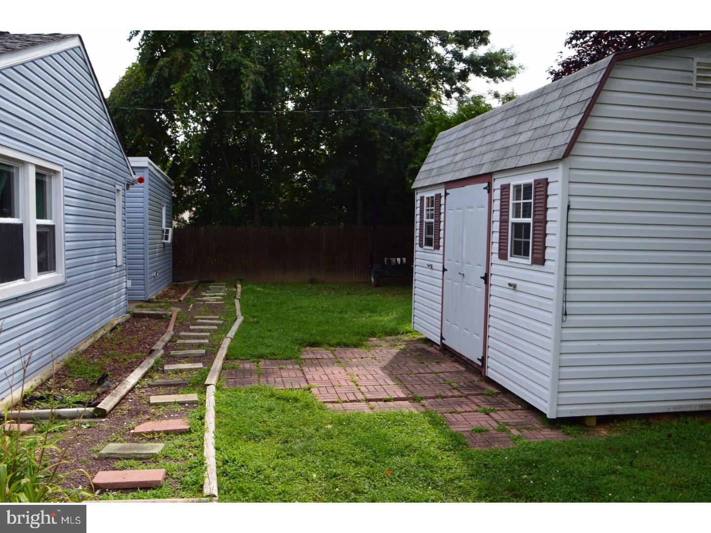 2816 Norcom Road Philadelphia, PA 19154 - Photo 11 of 13 Back Yard