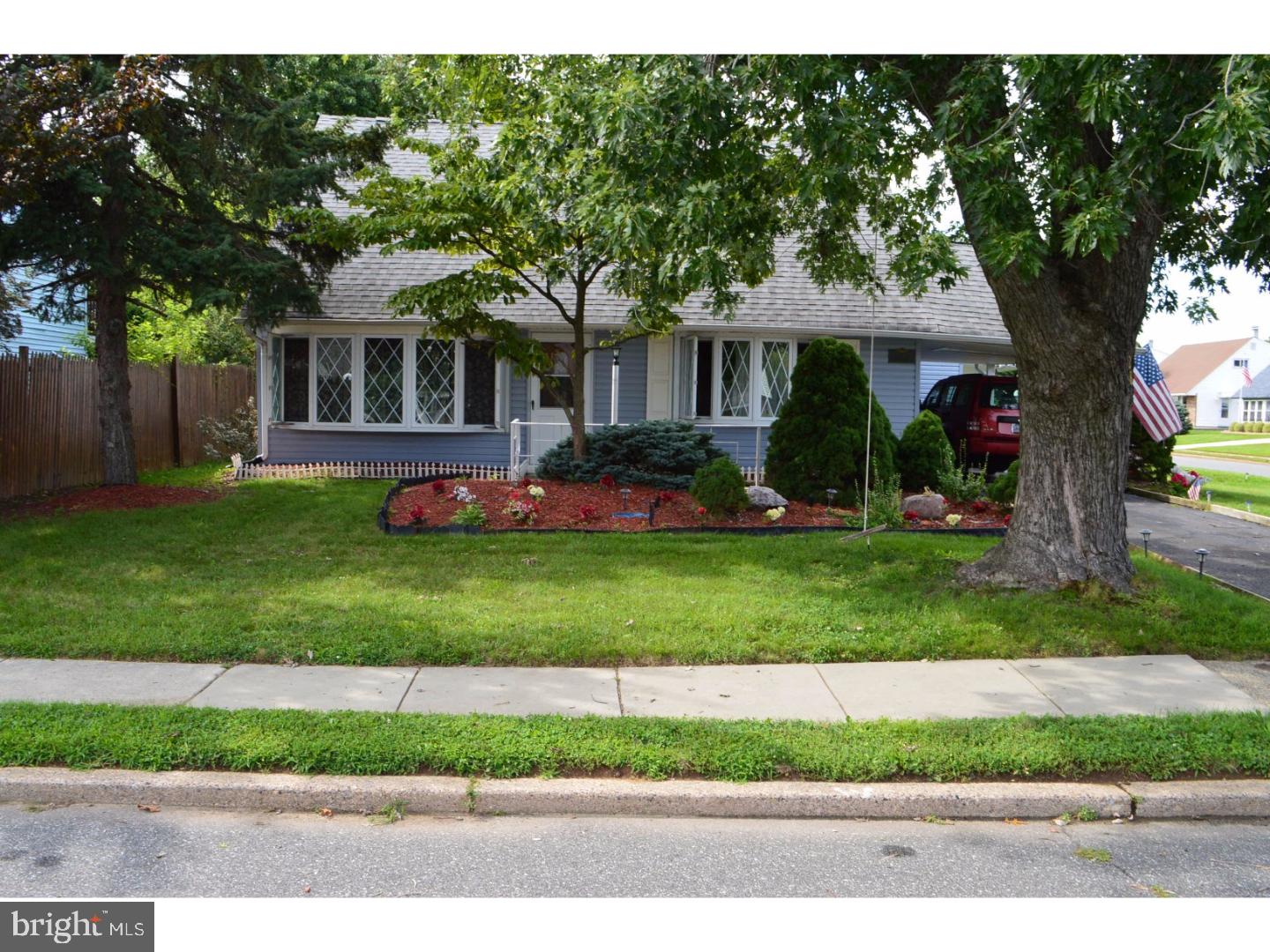 2816 Norcom Road Philadelphia, PA 19154 - Photo 2 of 13 Exterior Front