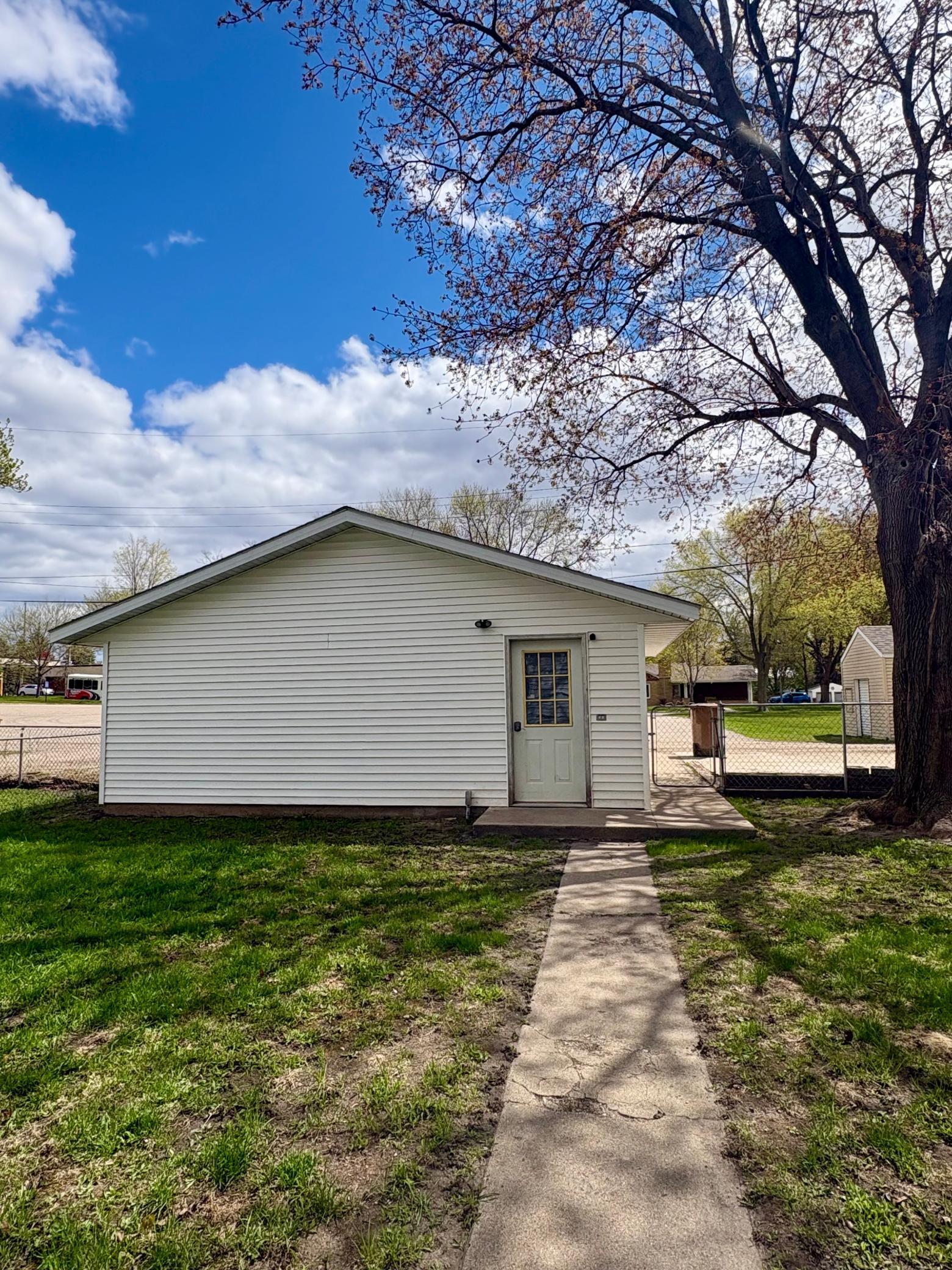 608 North 6th Street Montevideo, MN 56265 - Photo 32 of 36
