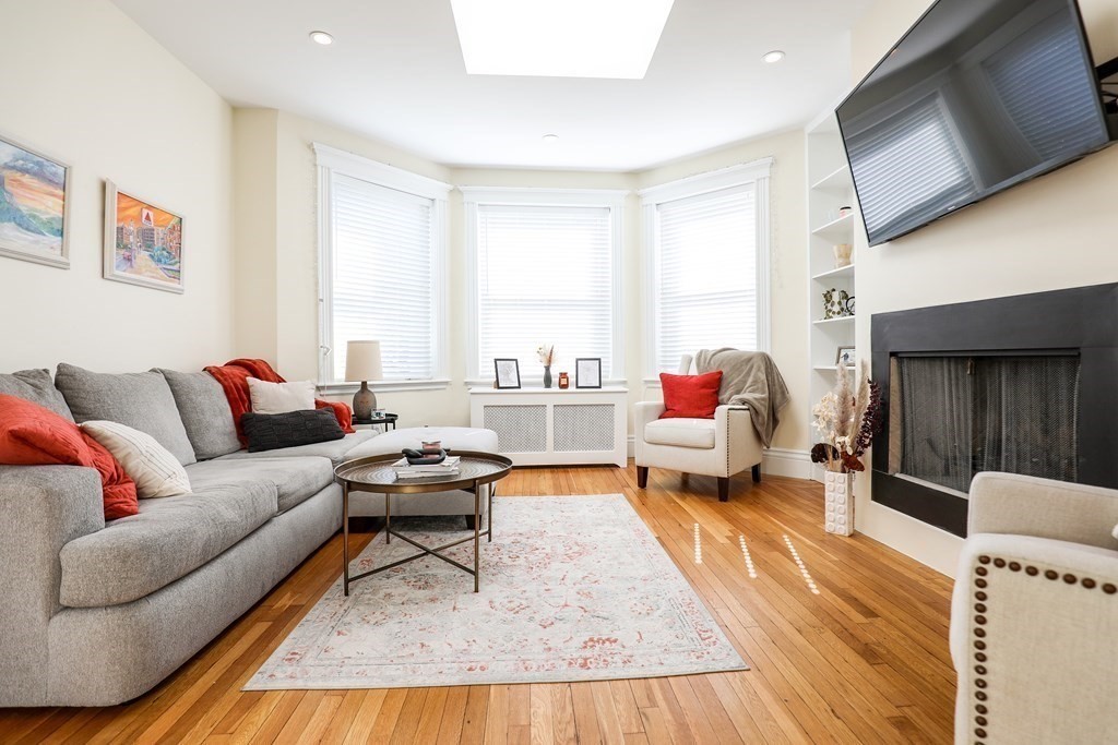 8 Euston Street, Unit 6 Brookline, MA 02446 - Photo 2 of 18