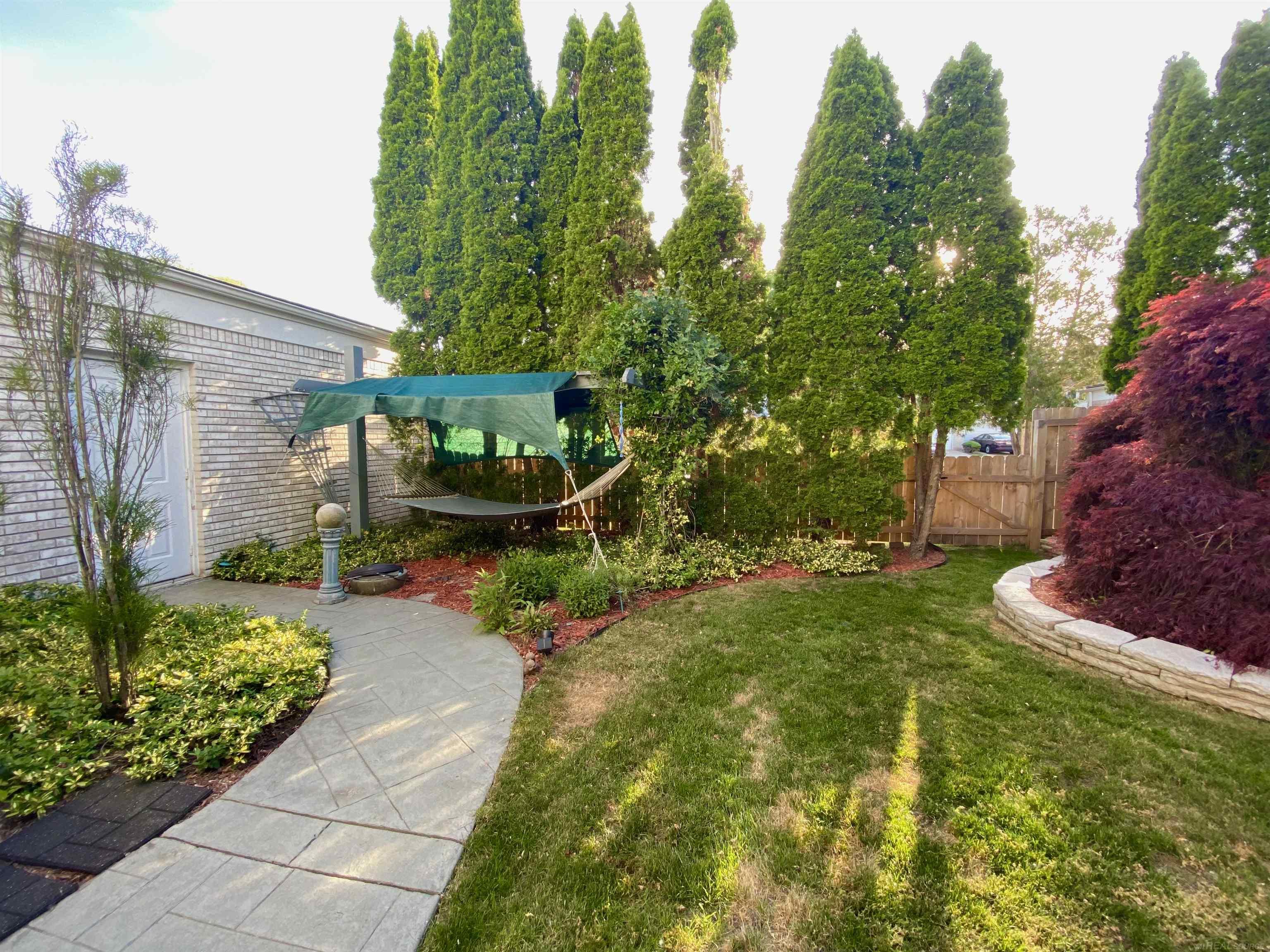 2330 Hillendale Drive Rochester Hills, MI 48309 - Photo 19 of 21