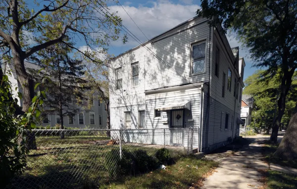 $87,900 | 1801 West Meinecke Avenue, Milwaukee, WI 53206