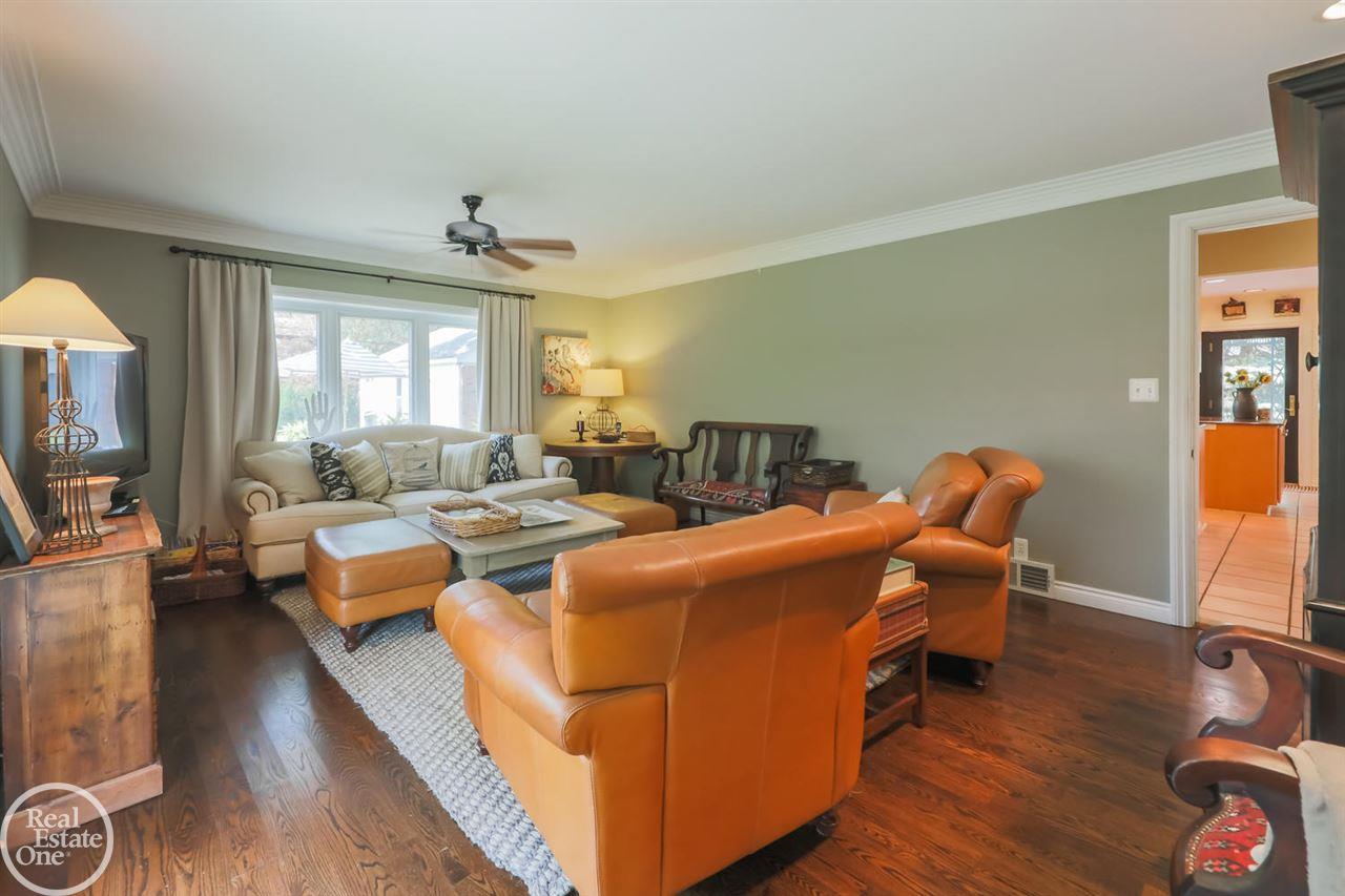 741 Trombley Road Grosse Pointe, MI 48230 - Photo 20 of 63 50041939-19.JPG