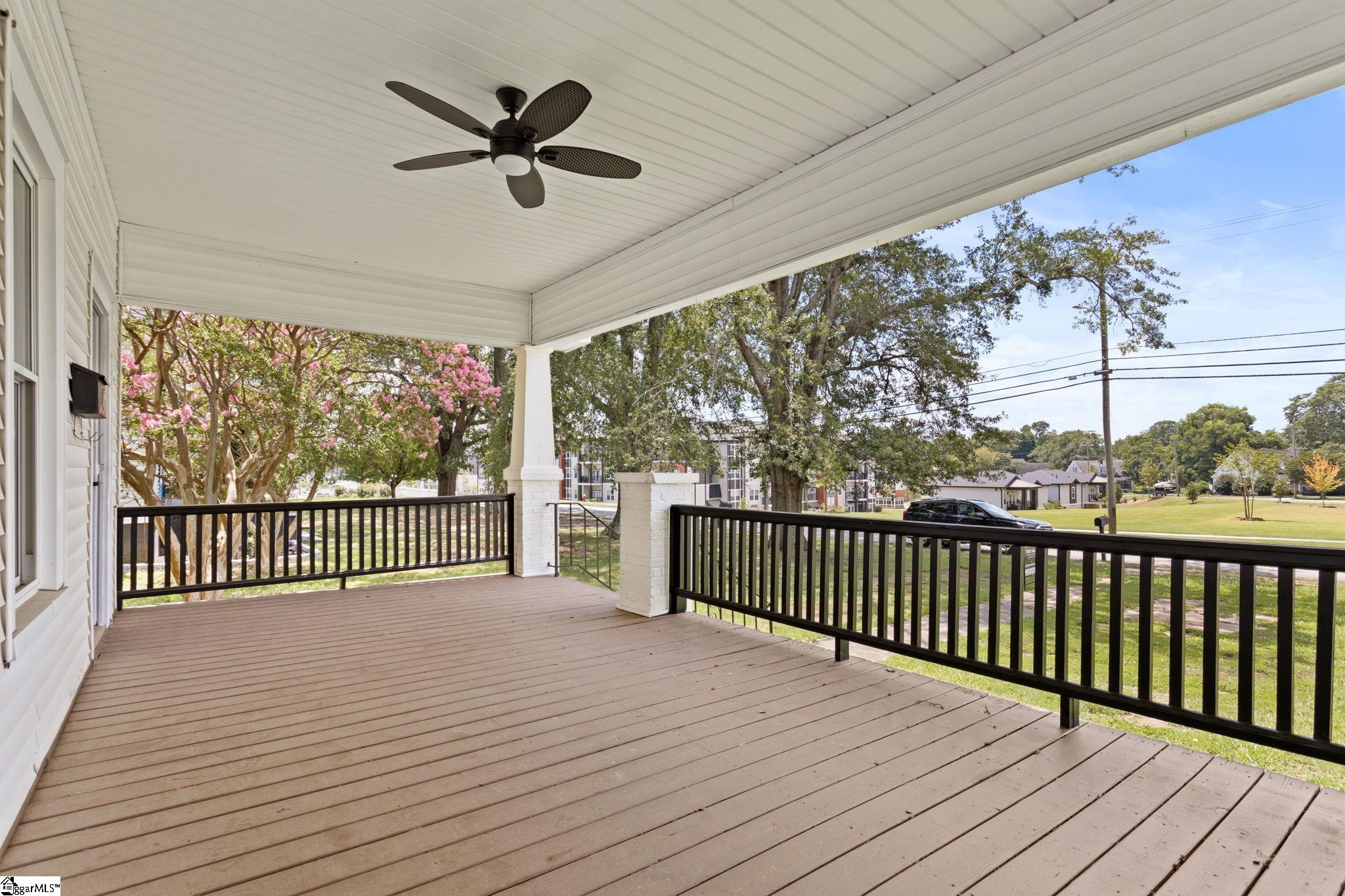 121 Victor Avenue Greer, SC 29651 - Photo 3 of 30 Gallery Image 3