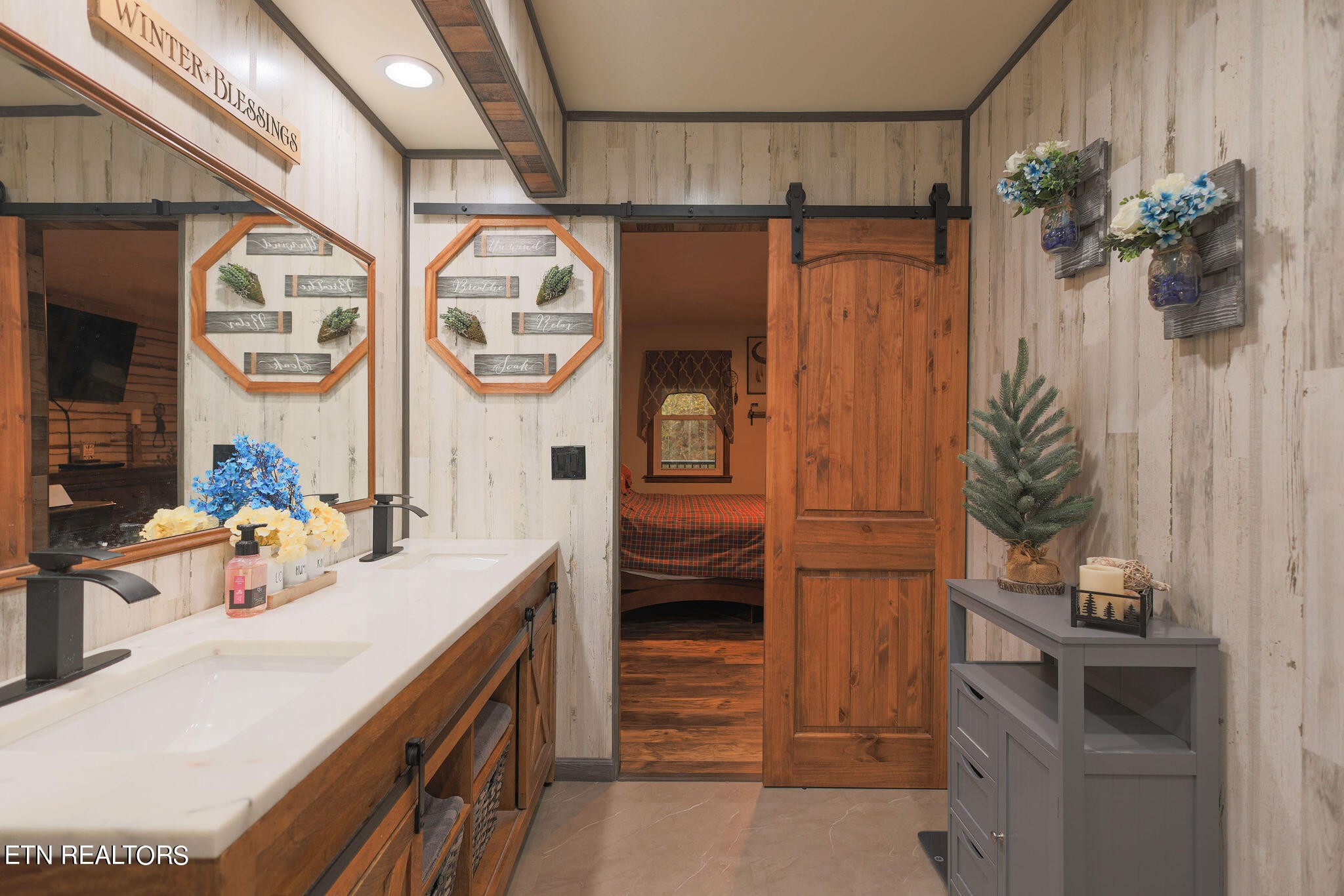 160 Rainbow Lane La Follette, TN 37766 - Photo 24 of 58 a kitchen with a refrigerator and a stove