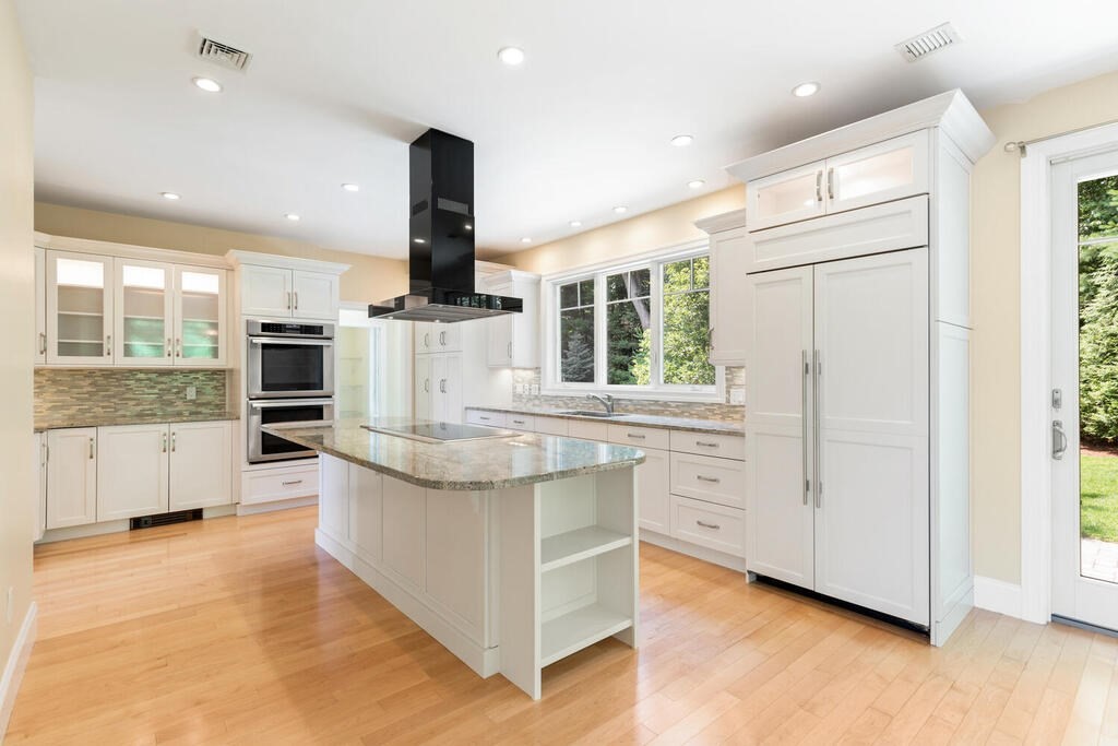 9 Lockeland Road Winchester, MA 01890 - Photo 12 of 33 Gallery Image 12