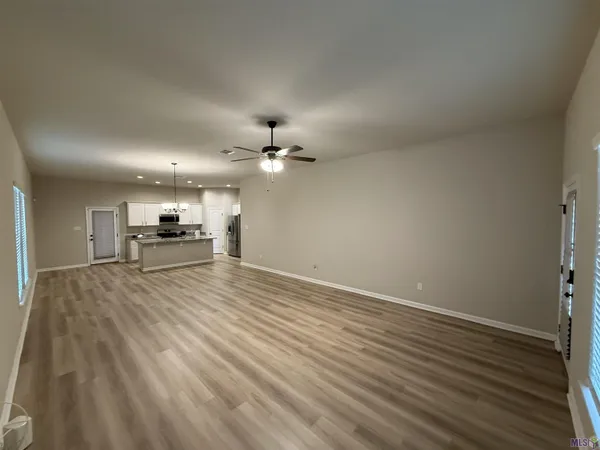 $2,250 | 39500 Ridgeland Drive, Gonzales, LA 70737