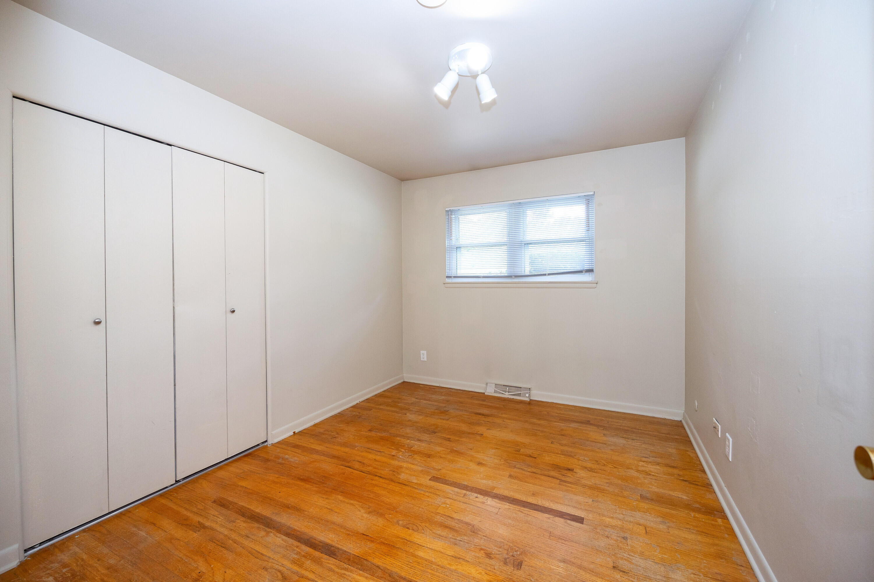 1031 North Maple Road Ann Arbor, MI 48103 - Photo 17 of 36 00__18