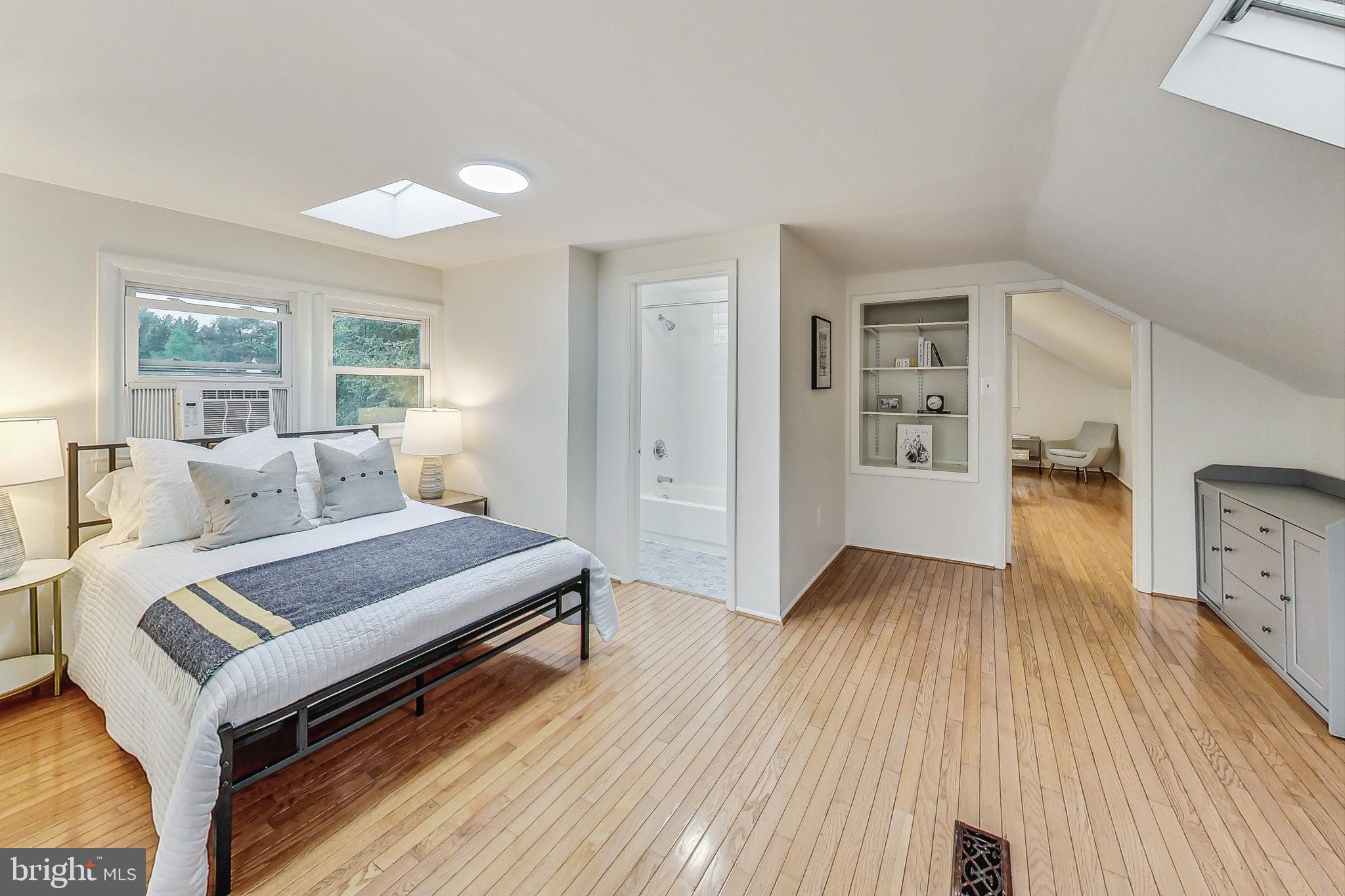 1708 Brisbane Street Silver Spring, MD 20902 - Photo 11 of 27 primary suite