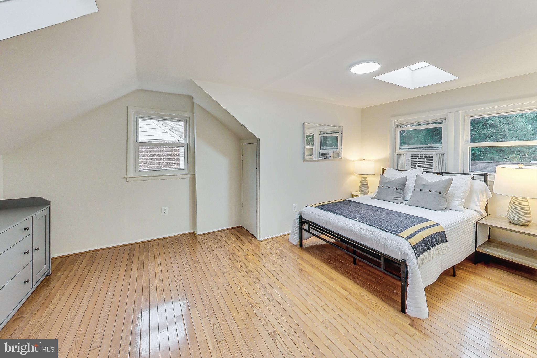 1708 Brisbane Street Silver Spring, MD 20902 - Photo 12 of 27 primary suite