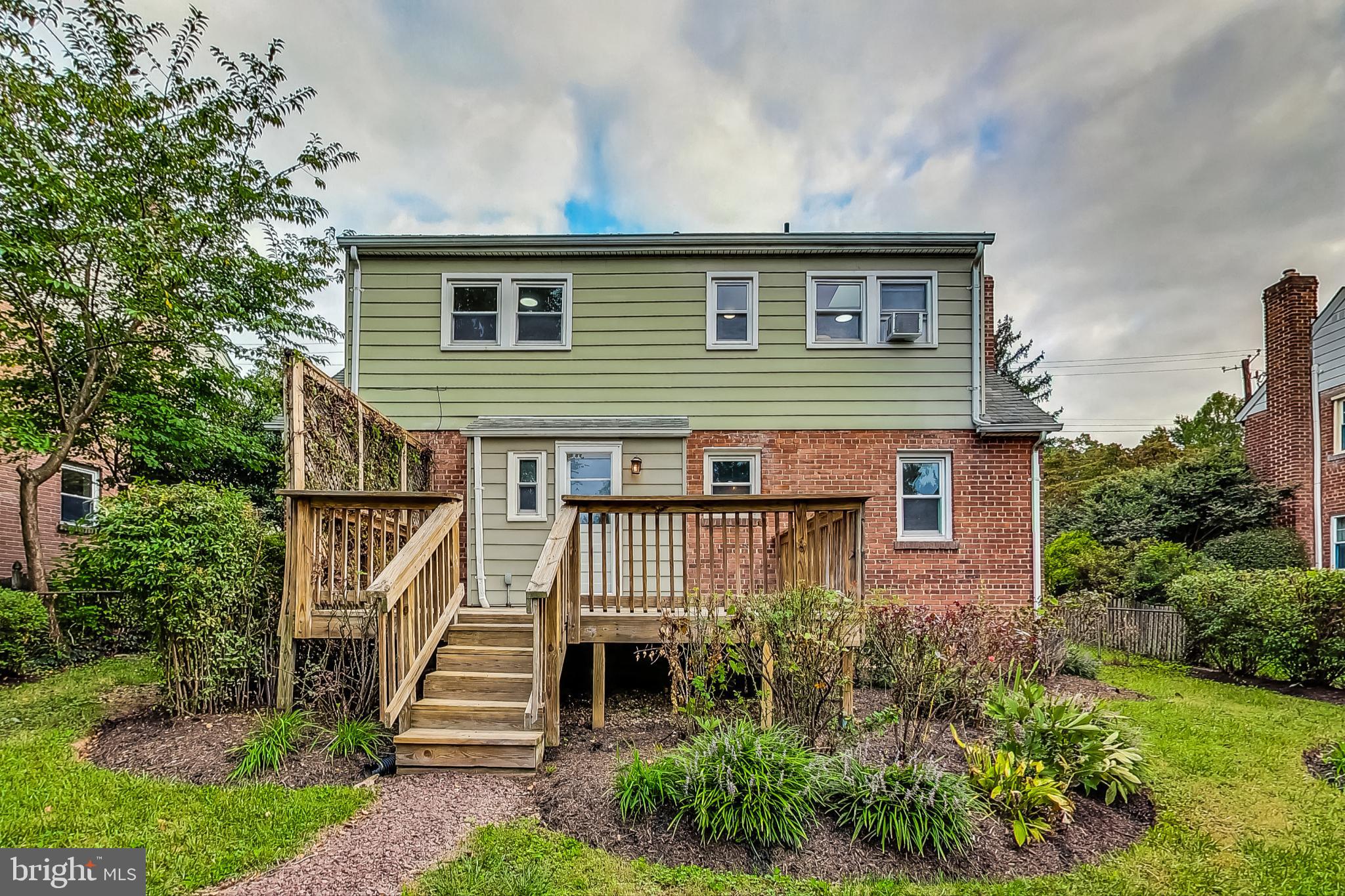 1708 Brisbane Street Silver Spring, MD 20902 - Photo 22 of 27 back of house/deck
