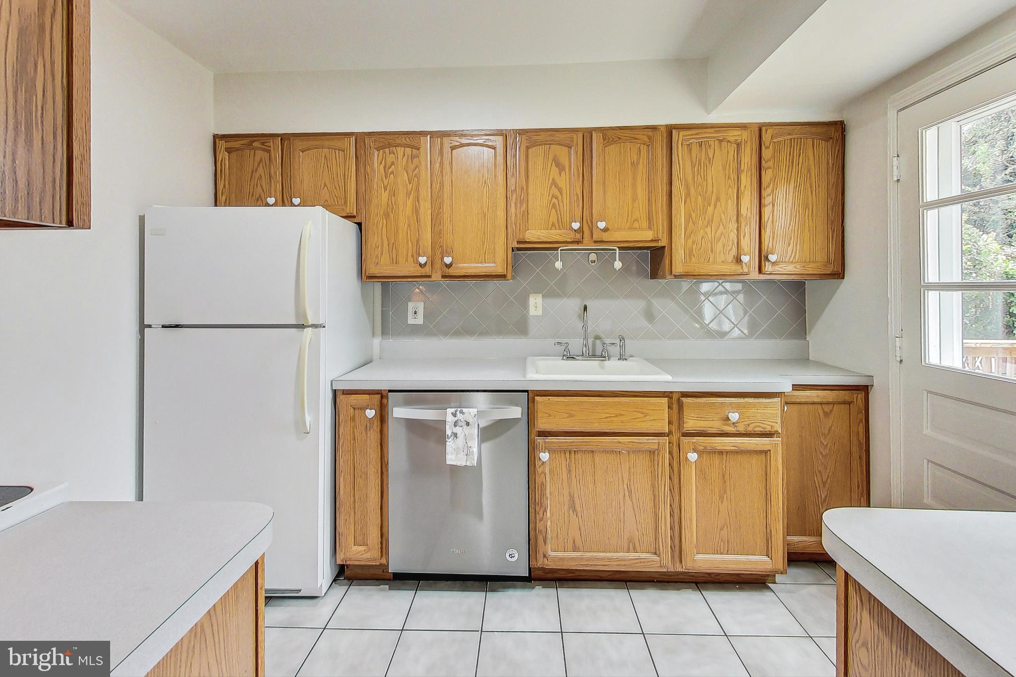 1708 Brisbane Street Silver Spring, MD 20902 - Photo 5 of 27 kitchen