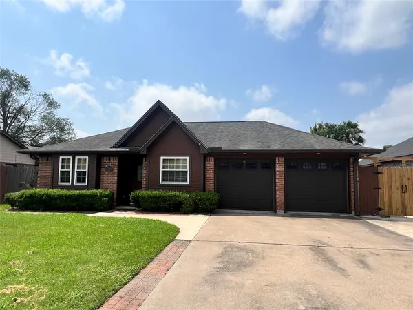 $1,950 | 11730 Alamo Drive, La Porte, TX 77571