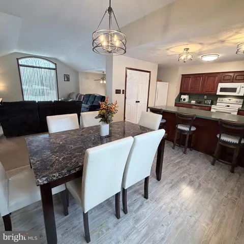 $349,900 | 6071 Greenbriar Court, Fayetteville, PA 17222