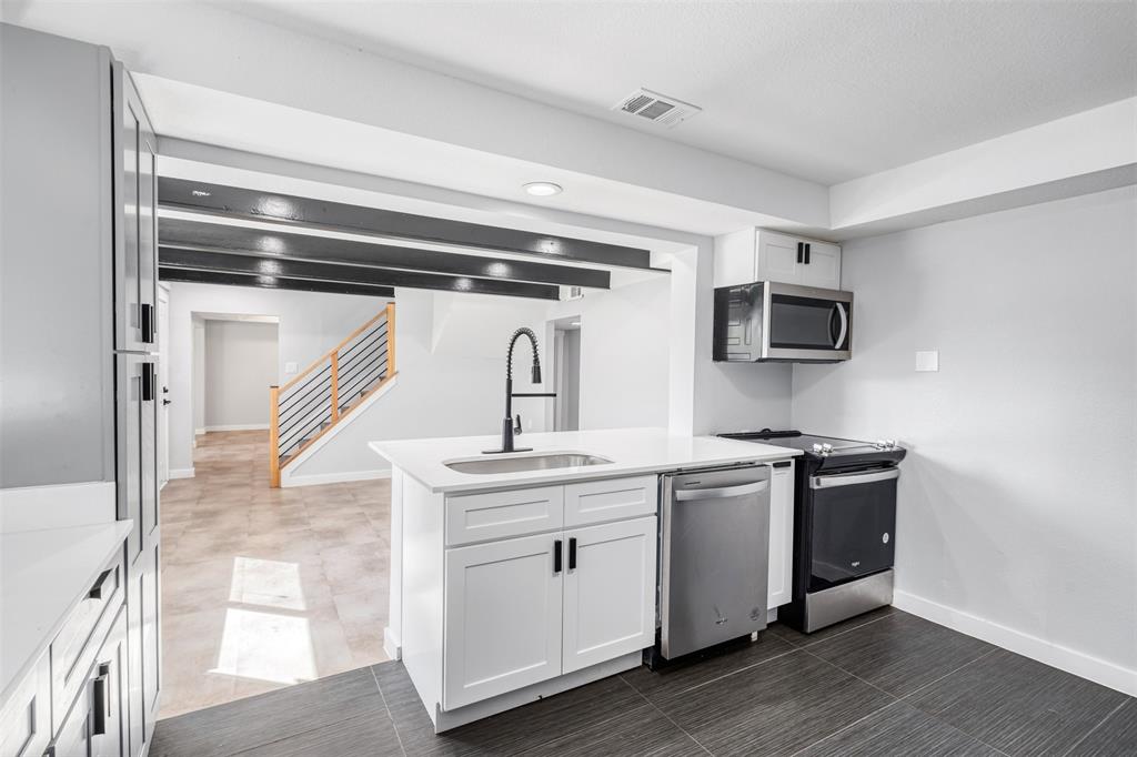 901 Isbell Road Fort Worth, TX 76114 - Photo 8 of 35