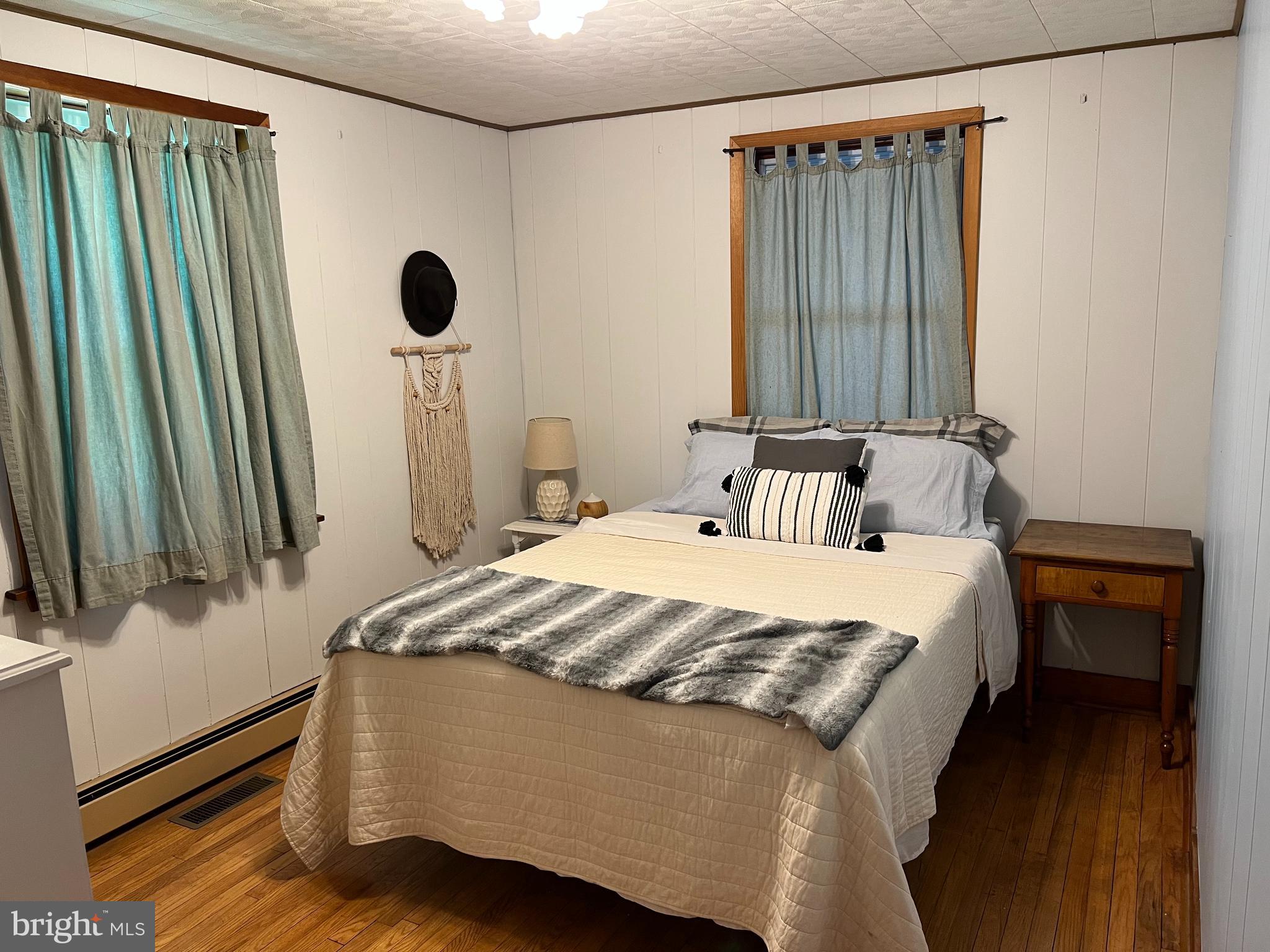 32 Paradise Road Aberdeen, MD 21001 - Photo 20 of 27 a bedroom with a bed and a window