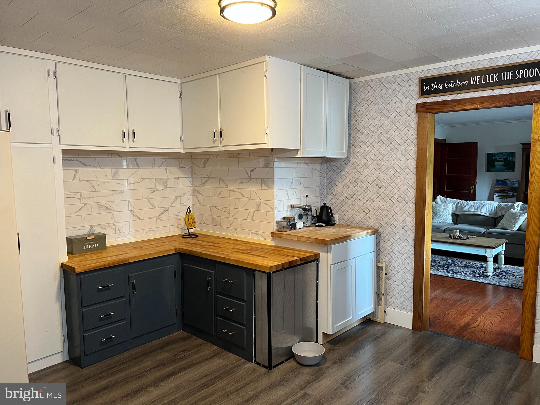32 Paradise Road Aberdeen, MD 21001 - Photo 6 of 27 a kitchen with stainless steel appliances granite countertop a stove and a sink